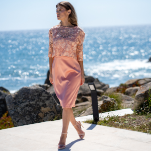 Vestido com capa